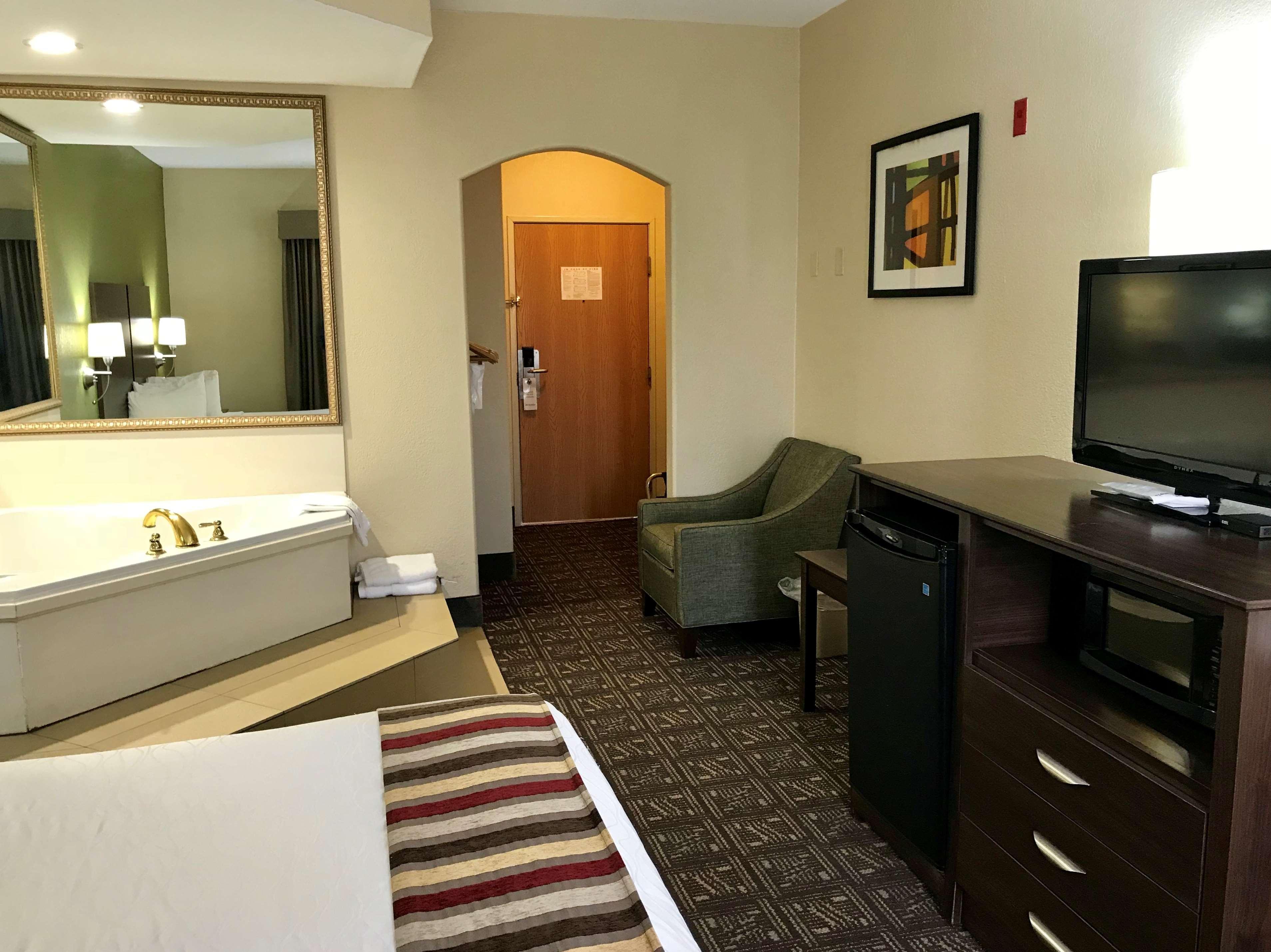 Best Western Rayne Inn Екстер'єр фото
