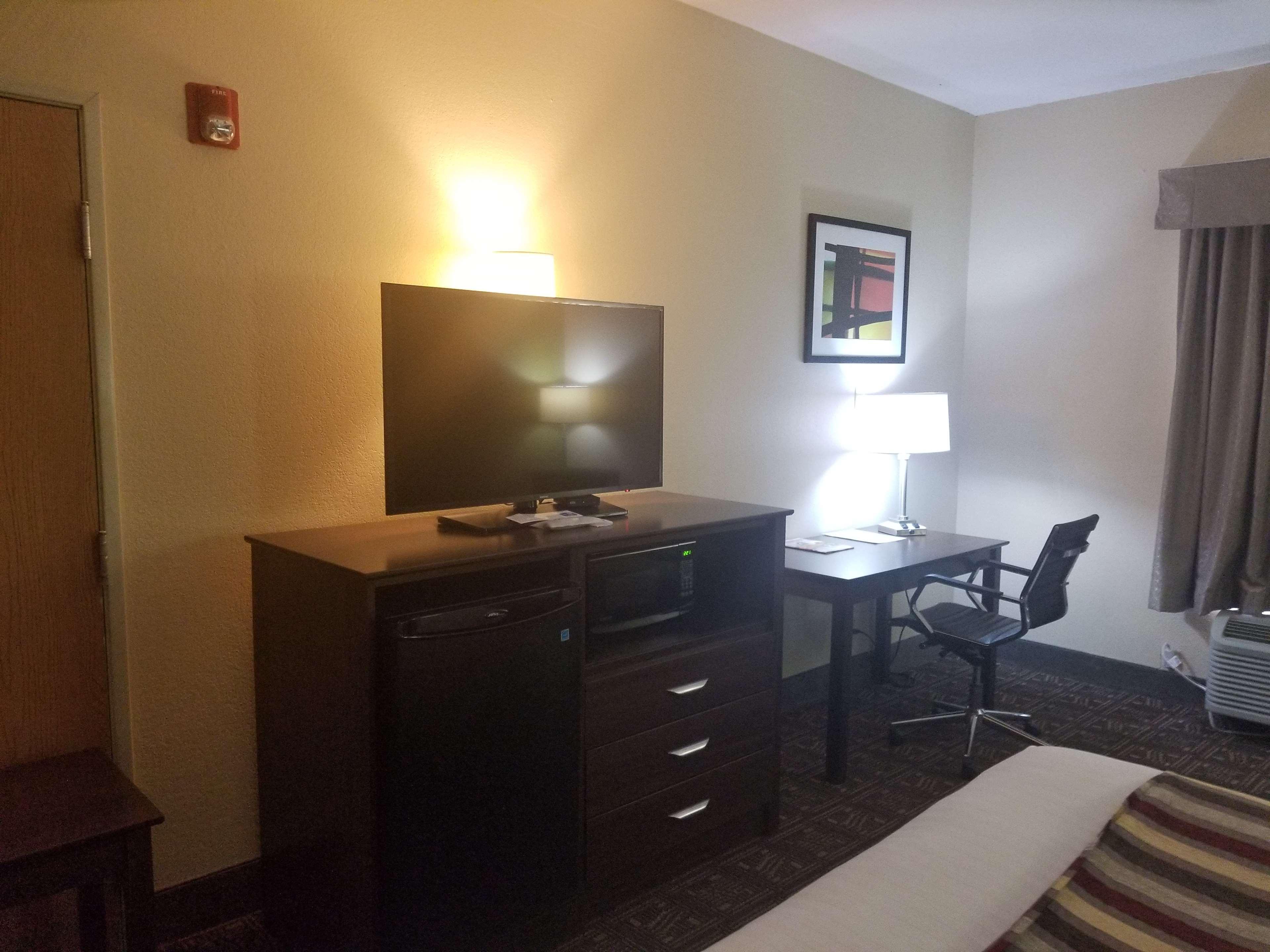 Best Western Rayne Inn Екстер'єр фото