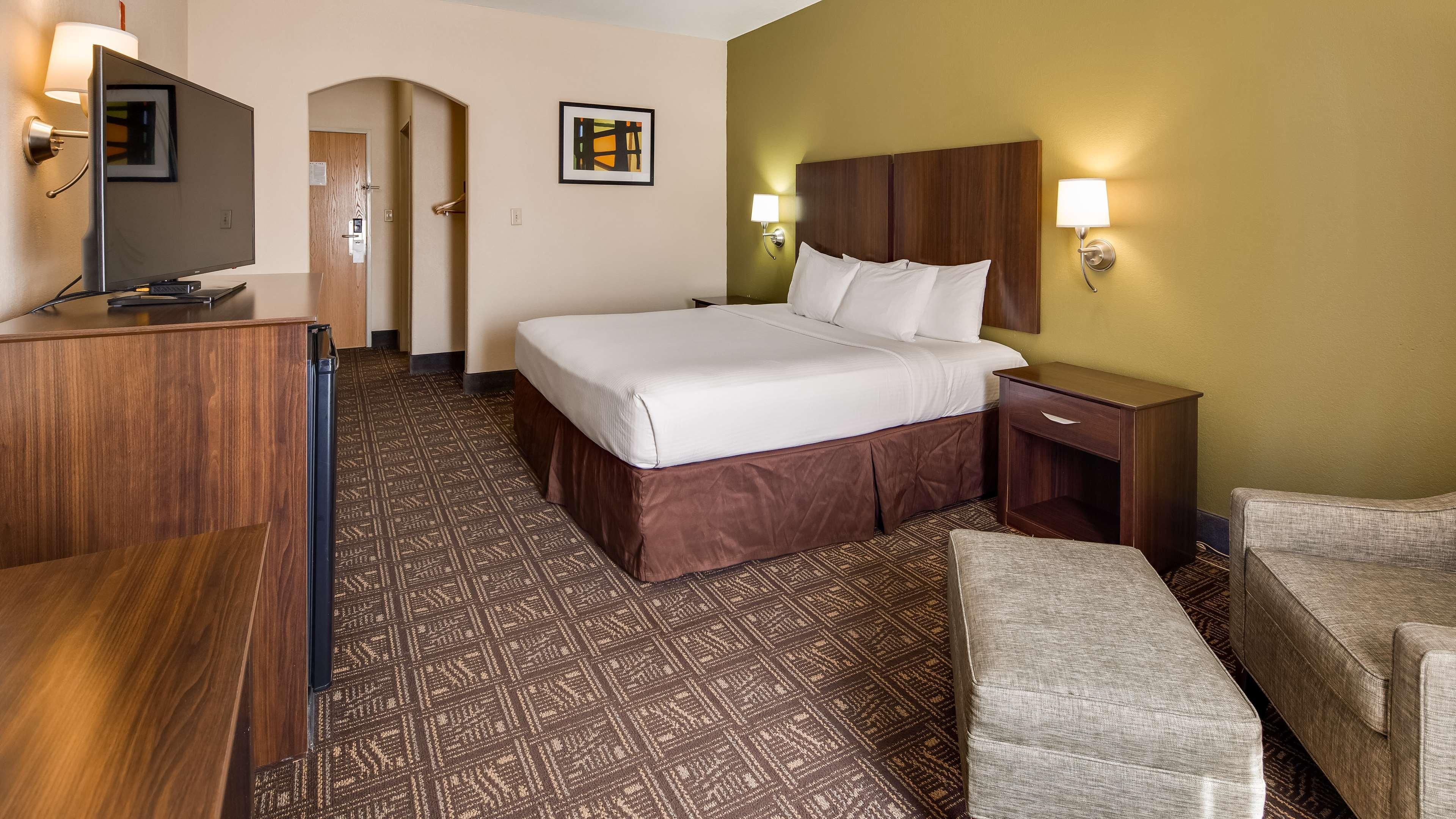 Best Western Rayne Inn Екстер'єр фото