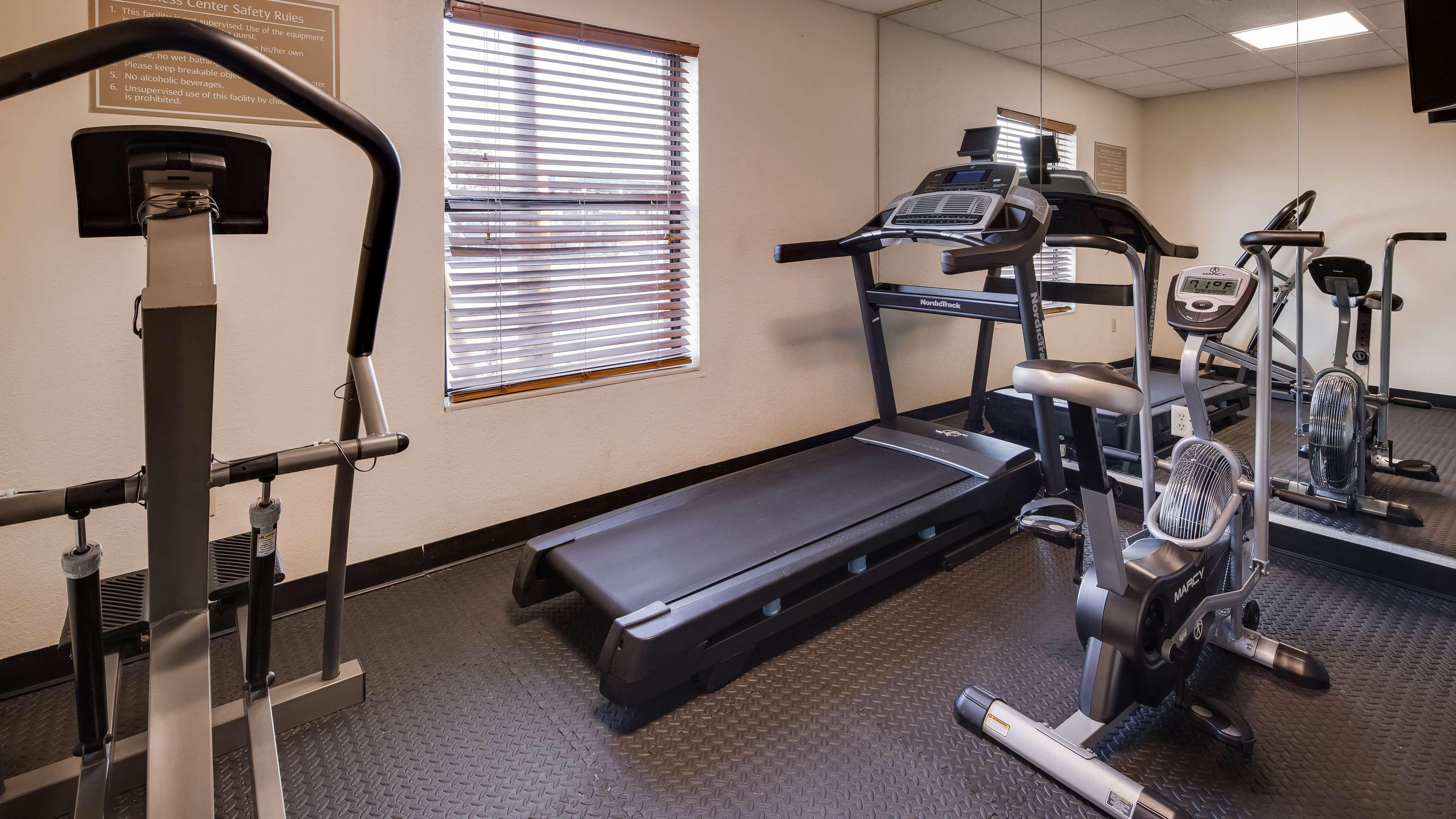 Best Western Rayne Inn Екстер'єр фото