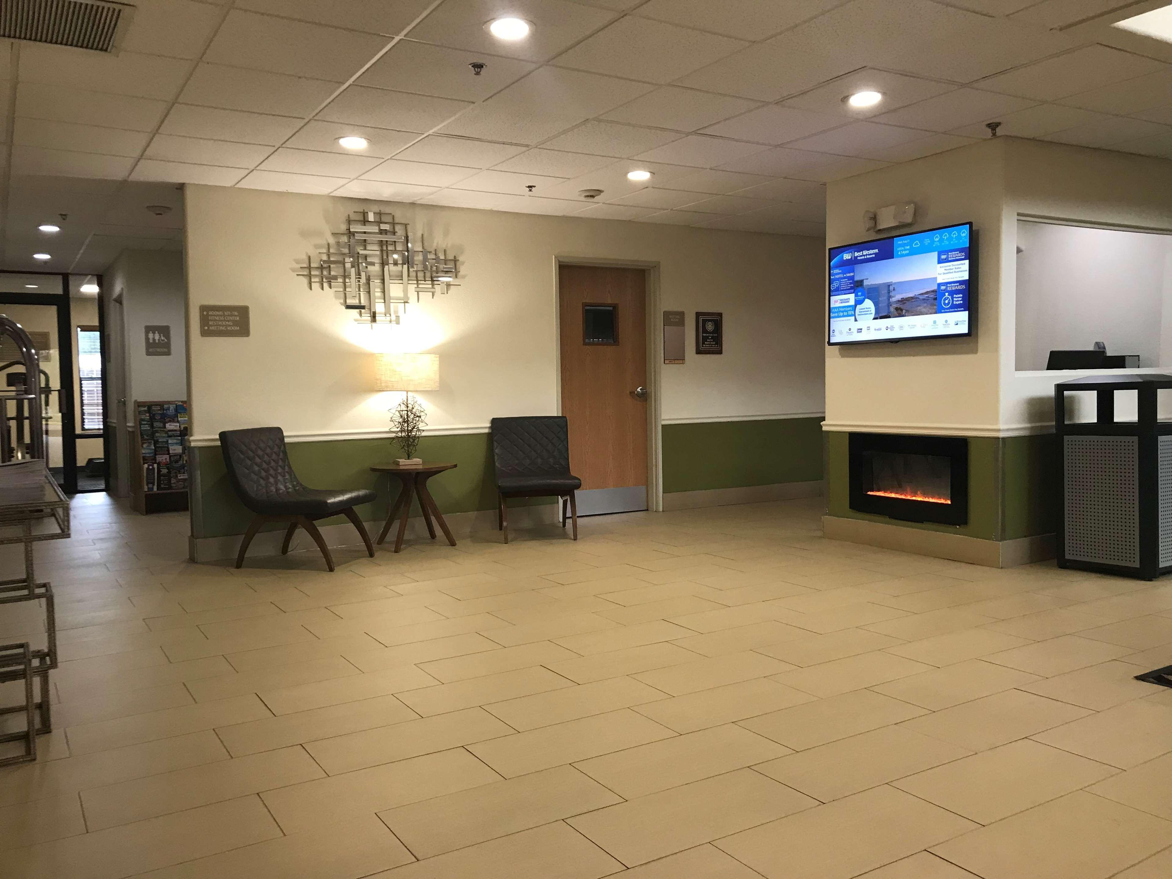 Best Western Rayne Inn Екстер'єр фото