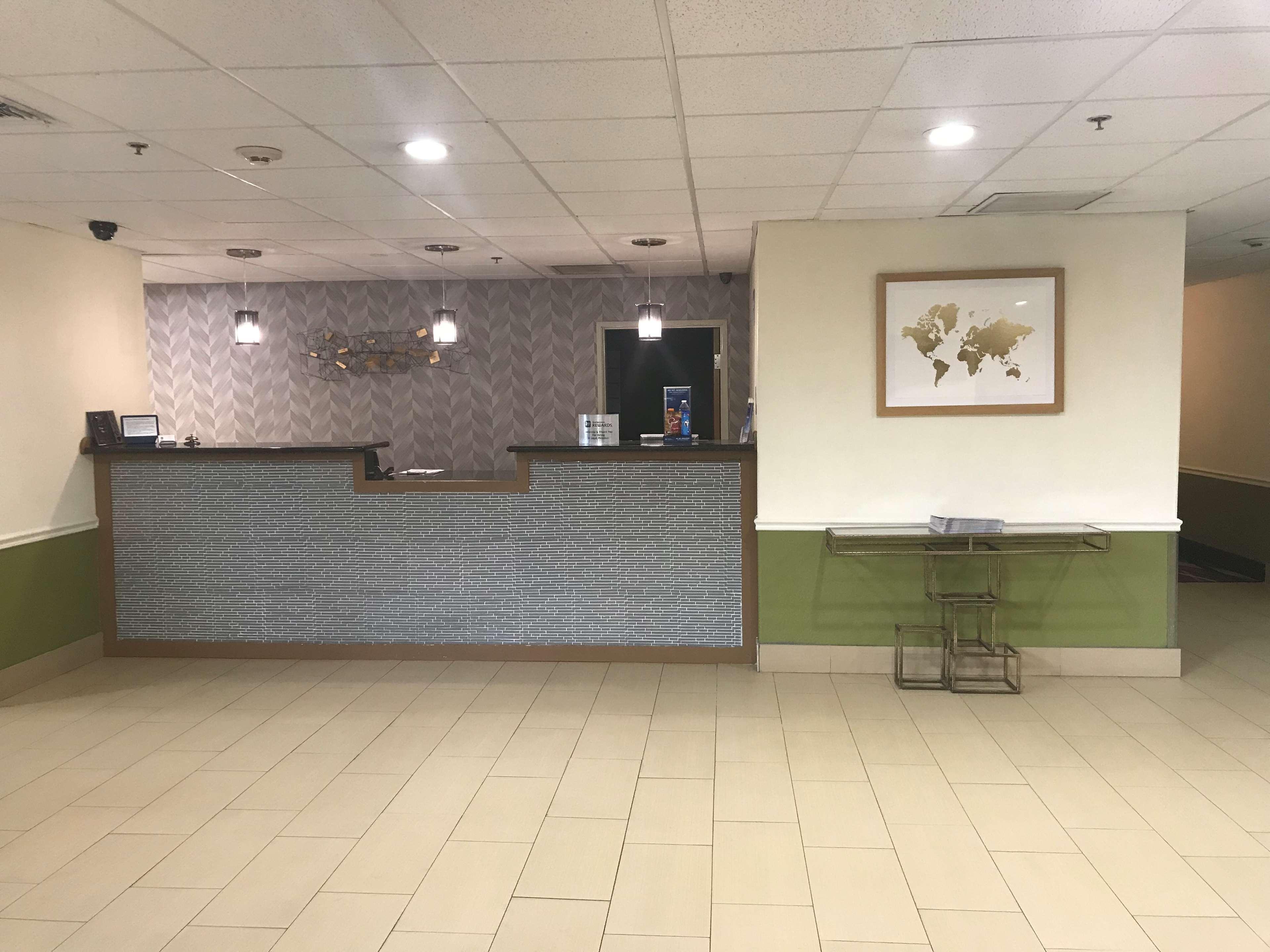 Best Western Rayne Inn Екстер'єр фото