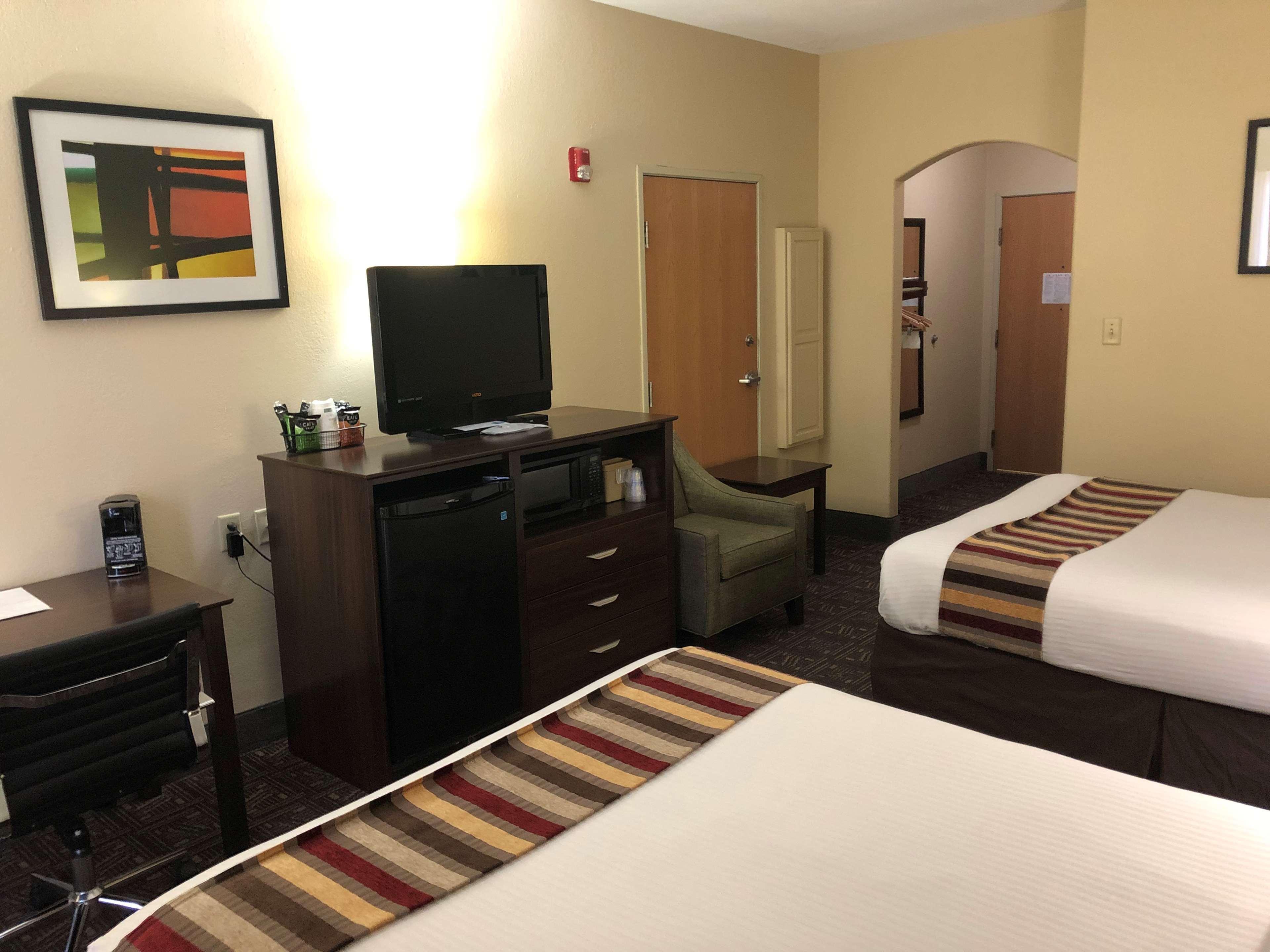 Best Western Rayne Inn Екстер'єр фото