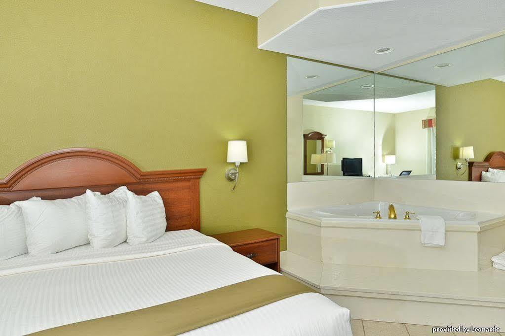 Best Western Rayne Inn Екстер'єр фото