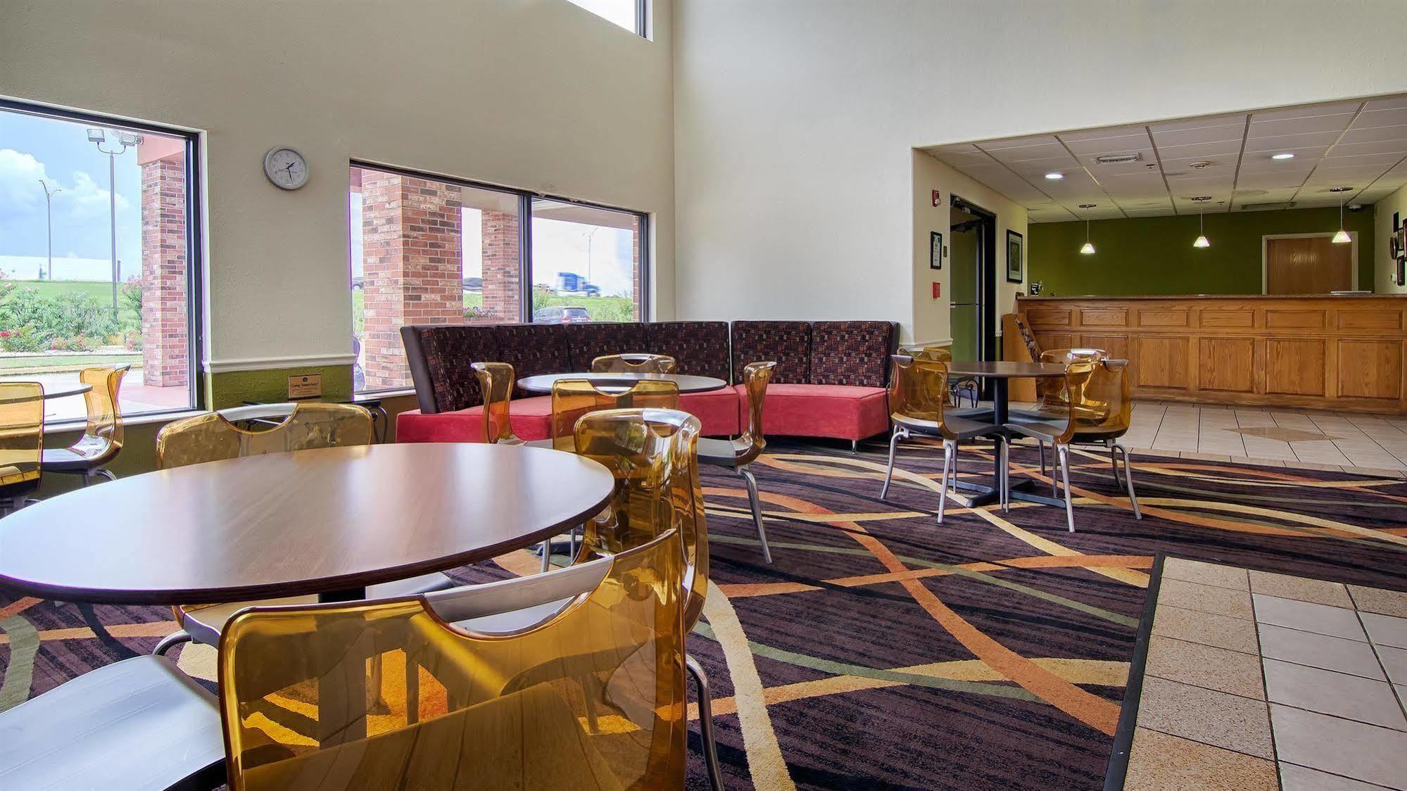 Best Western Rayne Inn Екстер'єр фото