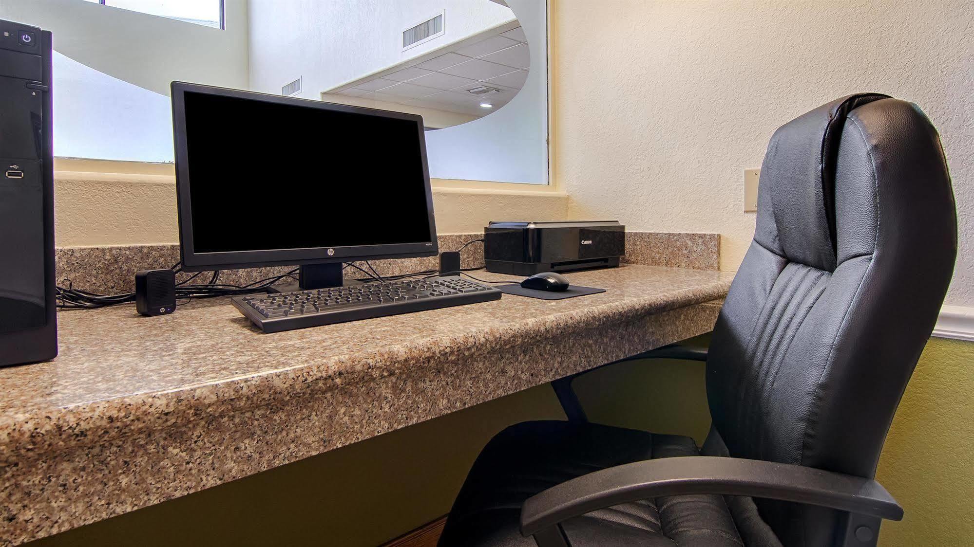 Best Western Rayne Inn Екстер'єр фото
